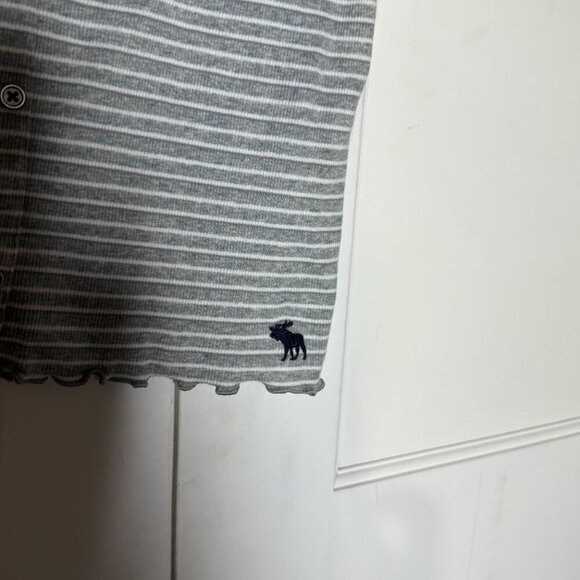 Abercrombie Girls Cami Tank Top Gray White Striped Size 13/14 Button Moose Logo - Picture 5 of 7